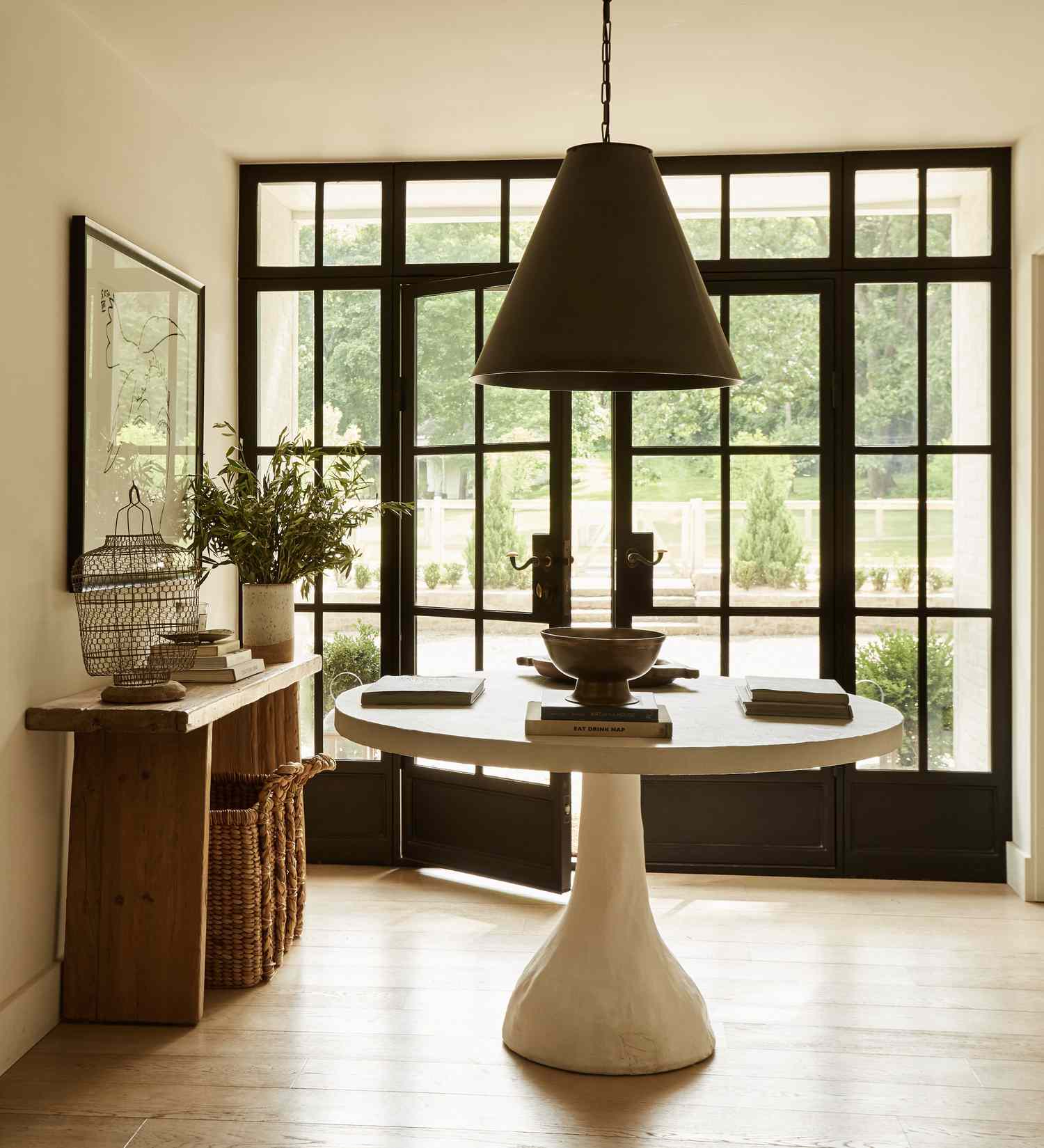 foyer avec table console et table ronde