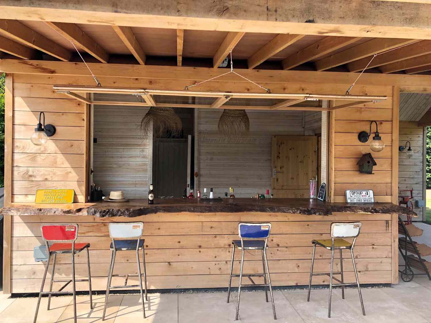 bar rustique d'extérieur