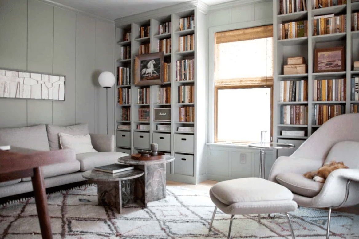 salon sage avec bibliothèque Billy
