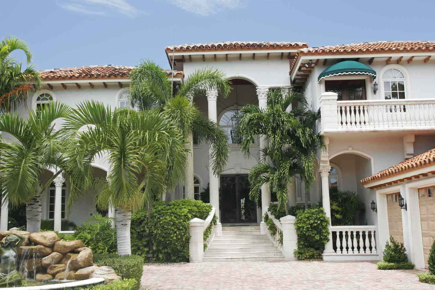 Une maison de style espagnol.