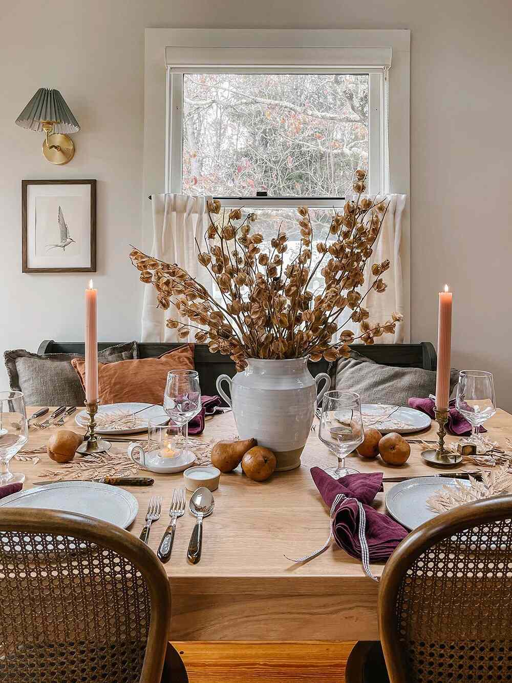 Une table de Thanksgiving rustique mais moderne