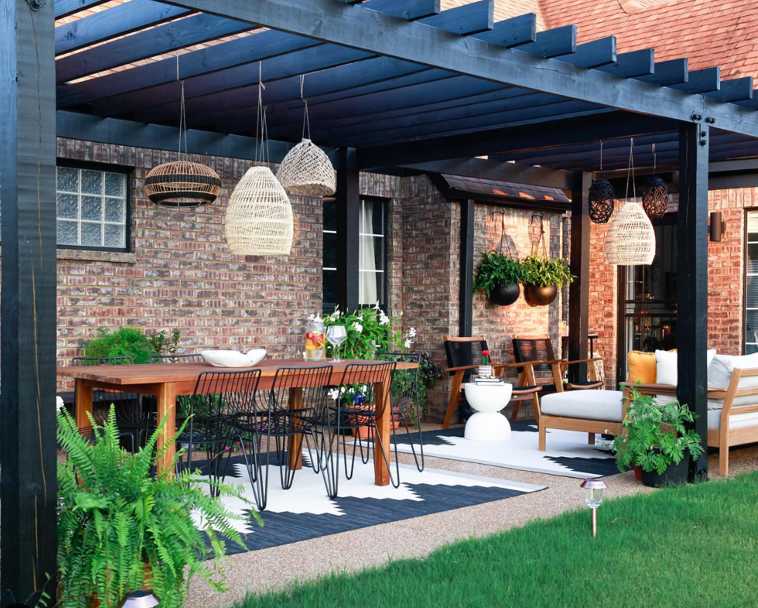 pergola avec lampes suspendues