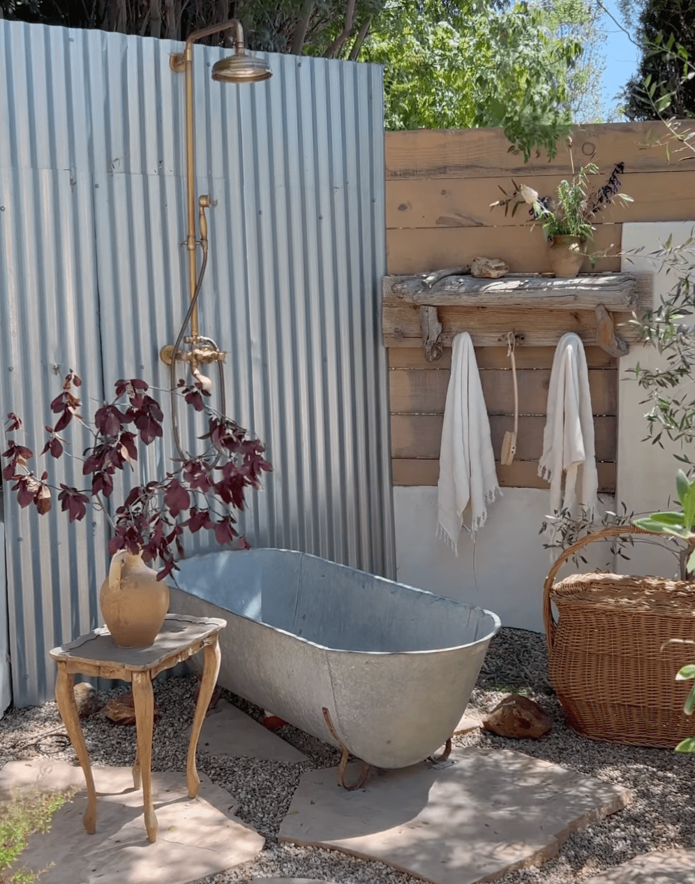 baignoire jardin douche extérieure