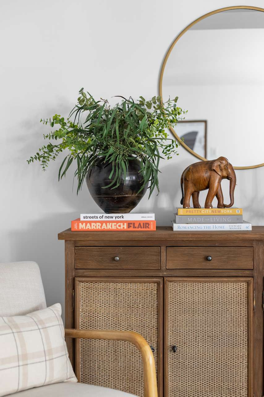 Table console en bois avec décor
