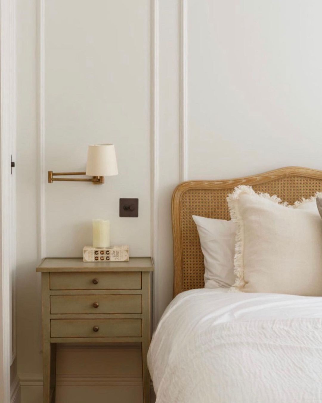 cadre photo moulure chambre d'amis