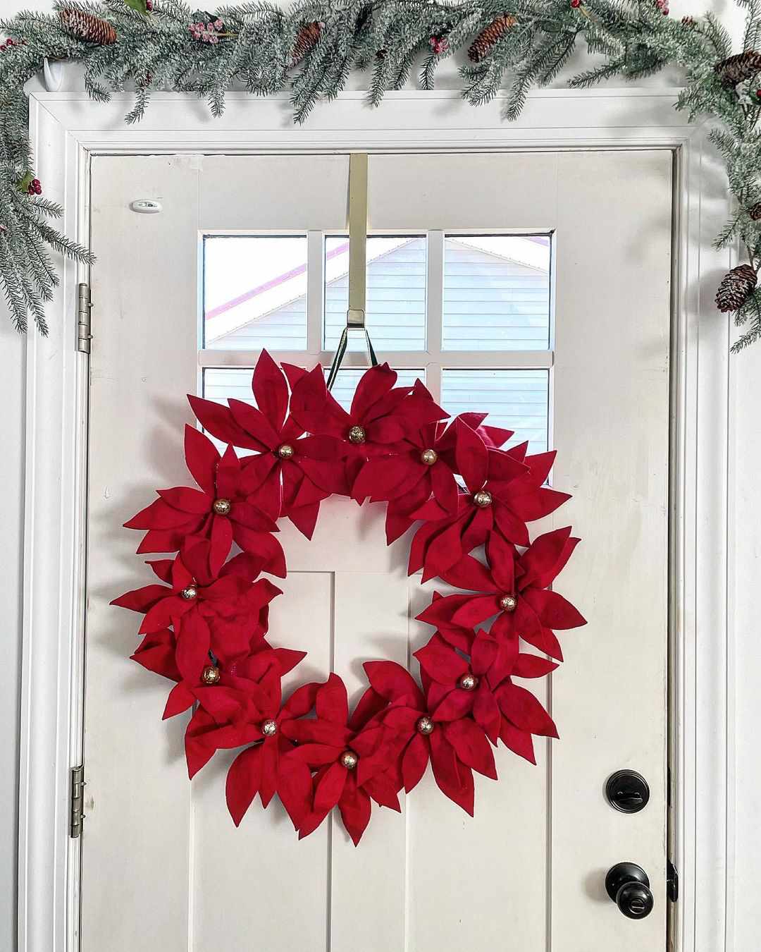 couronne de poinsettia en feutre 