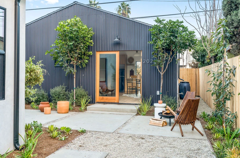 idées de conversion de garage à l'extérieur