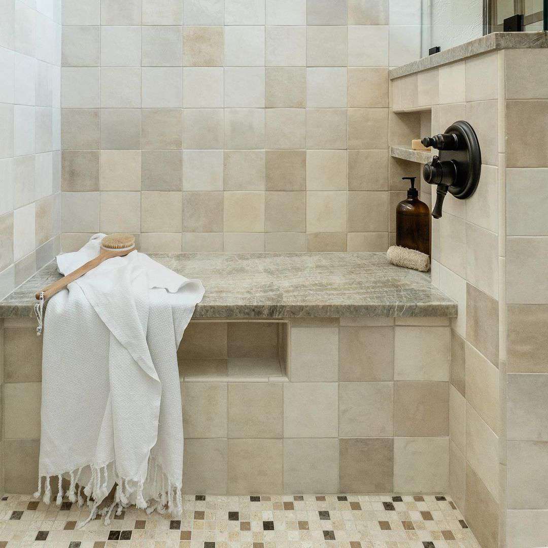 banc de douche avec compartiments 