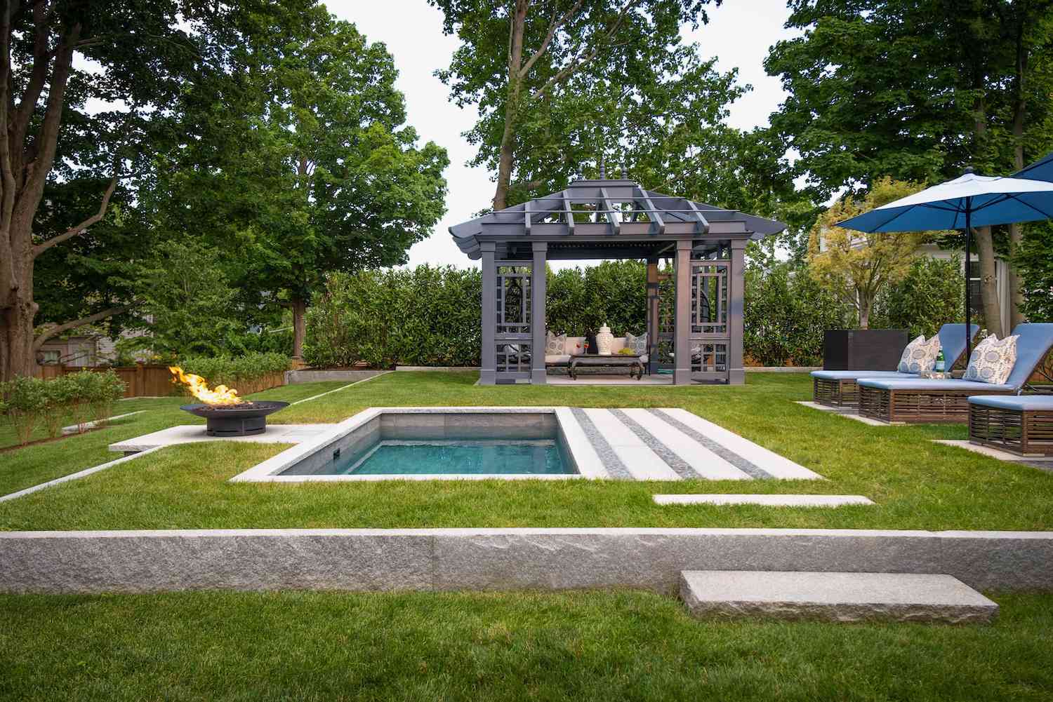 cabane de piscine de style pagode 