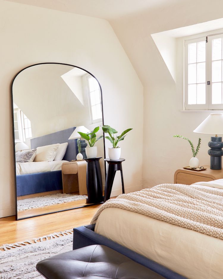 idées de miroir au sol pour la chambre d'amis