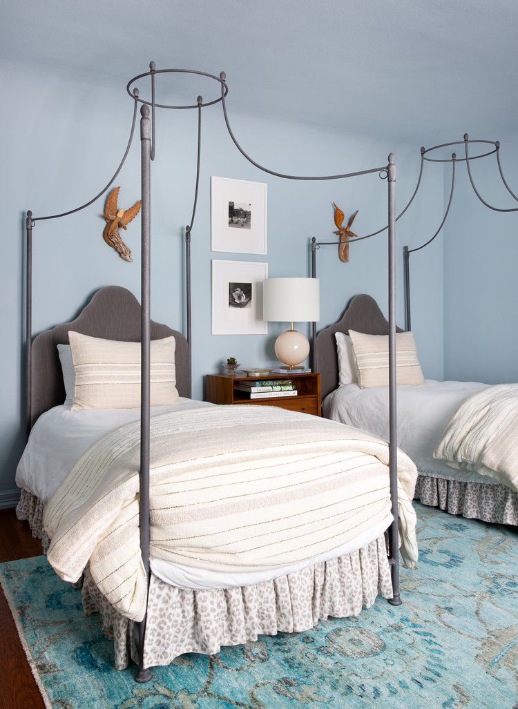idées de lits à baldaquin pour chambre d'amis