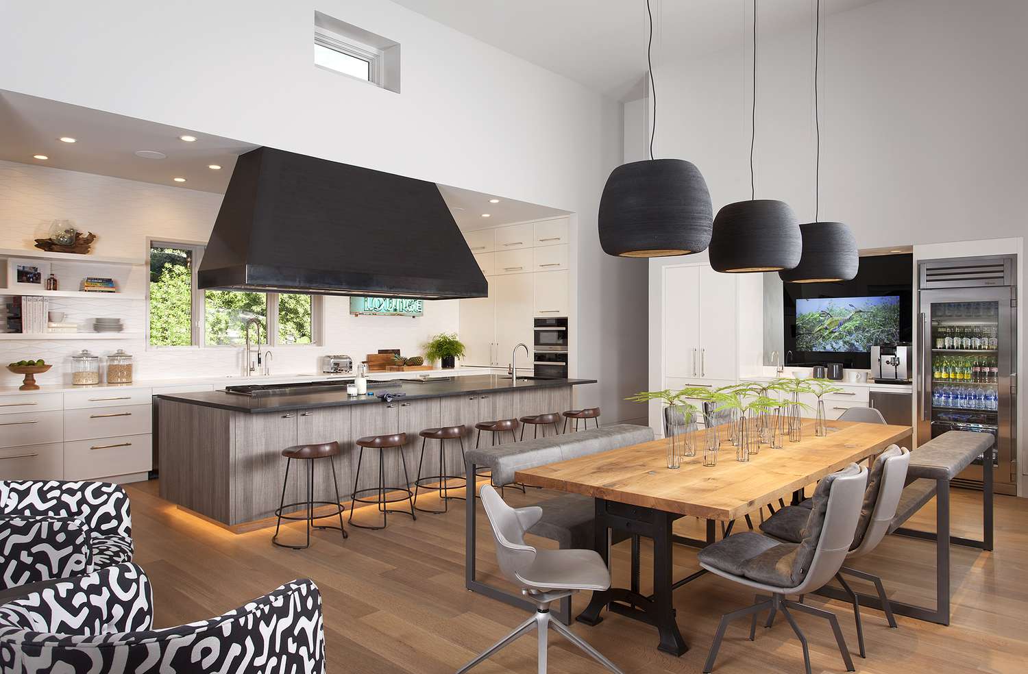 cuisine industrielle de style loft avec pendentifs