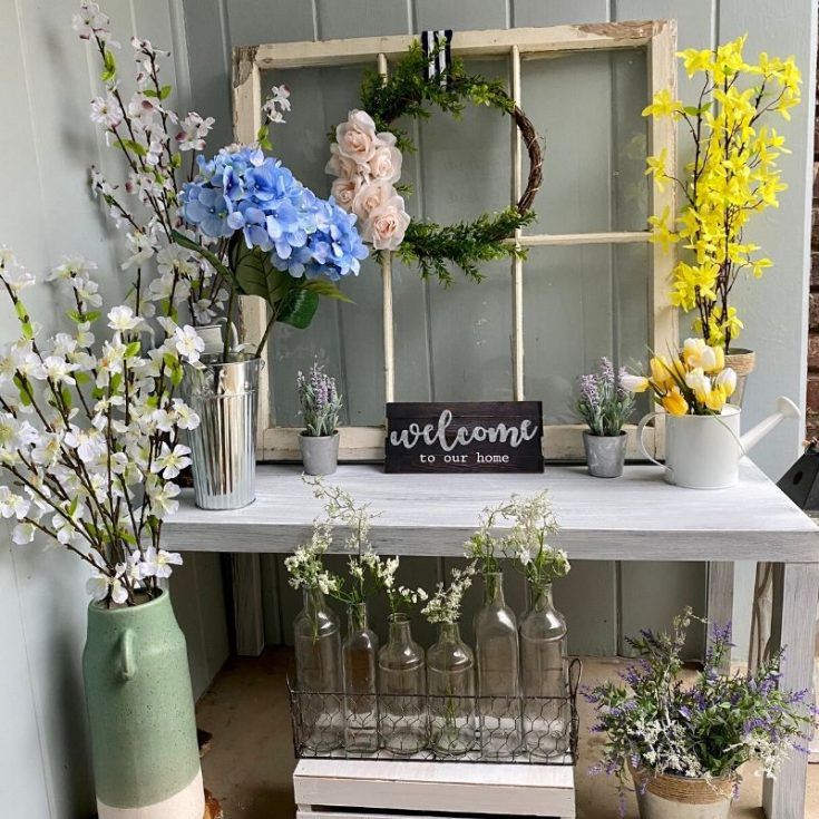 Un décor de cadre de fenêtre printanier
