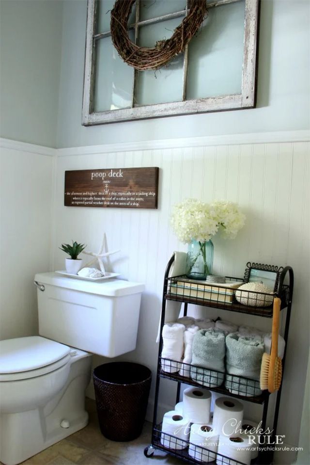 Une idée de décoration de cadre de fenêtre pour la salle de bain