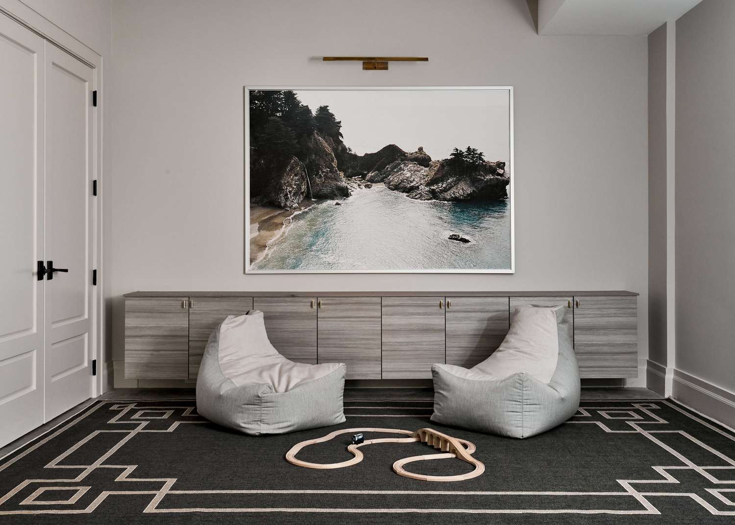 sous-sol avec éclairage de tableau