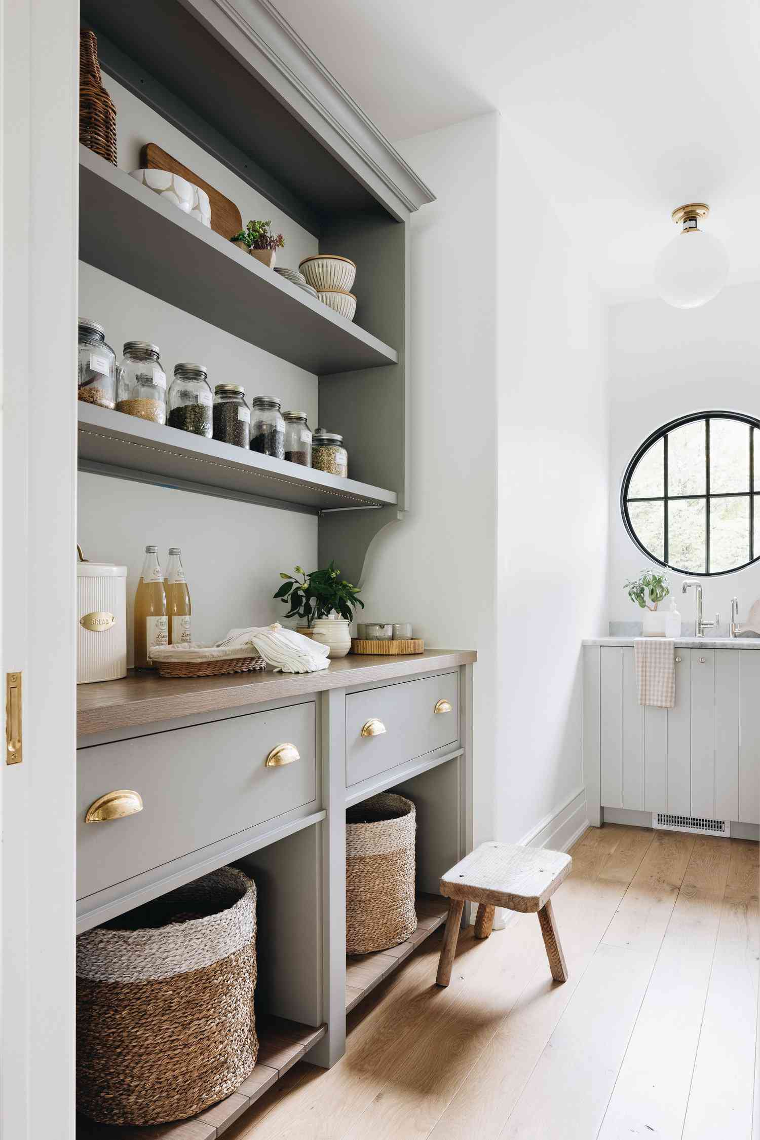 idées de rangement pour l'office du maître d'hôtel