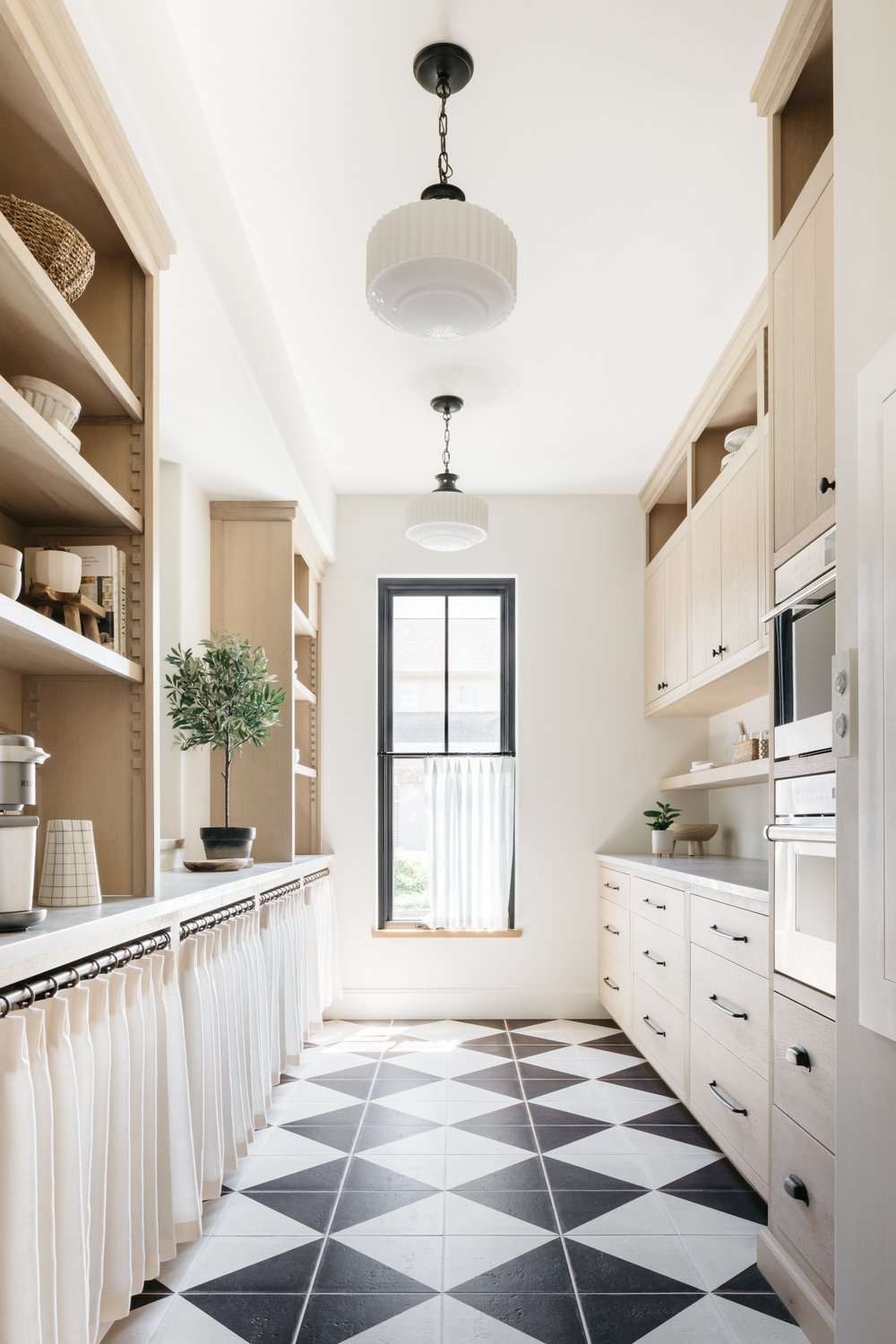 arrière-cuisine et garde-manger