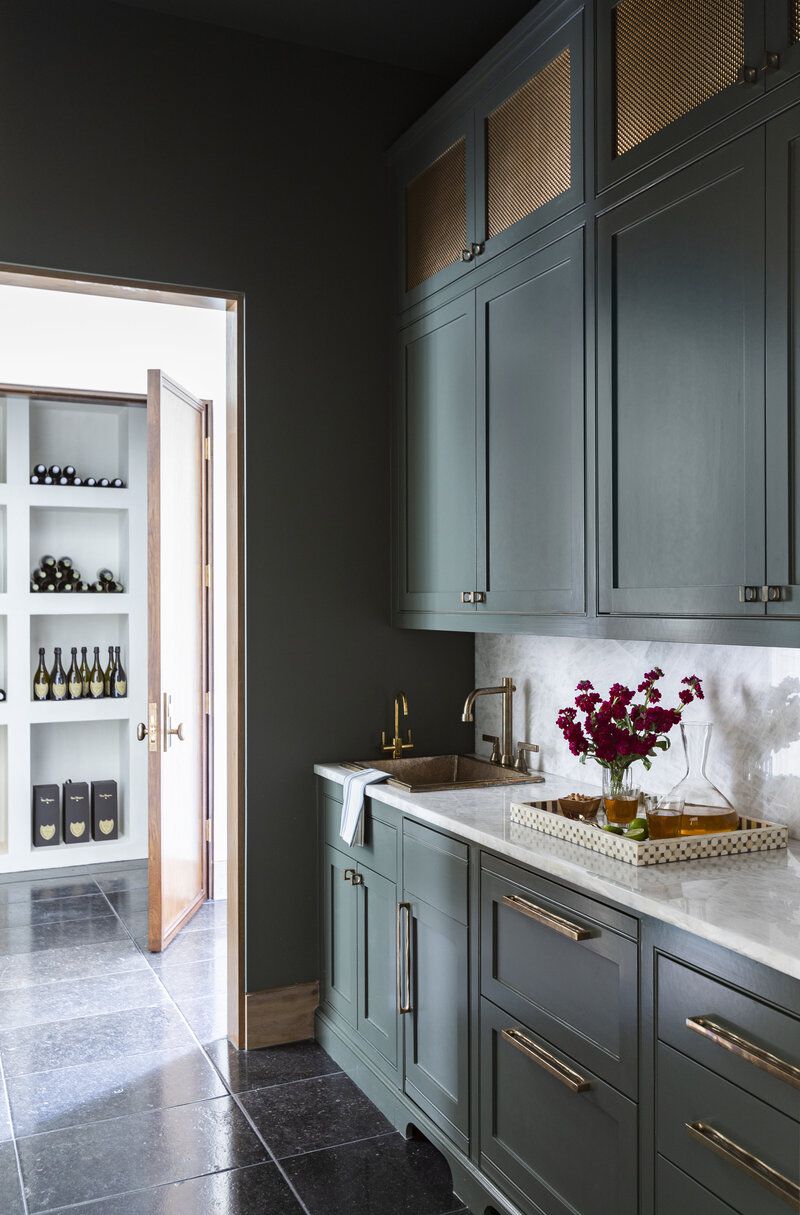 idées de couleurs pour l'armoire du maître d'hôtel