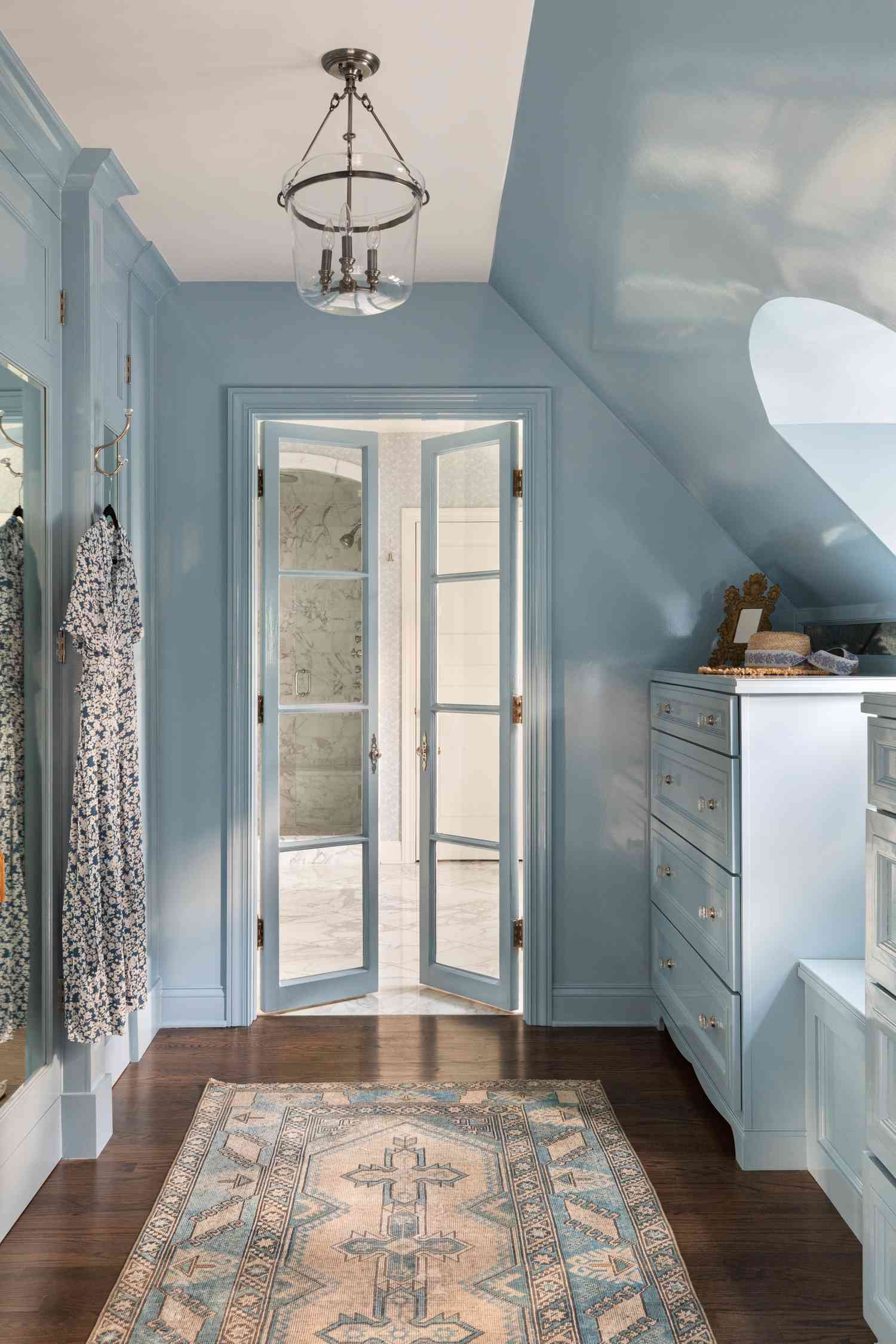 Couloir bleu poudre.