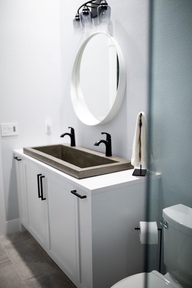 Salle de bain bleu ardoise