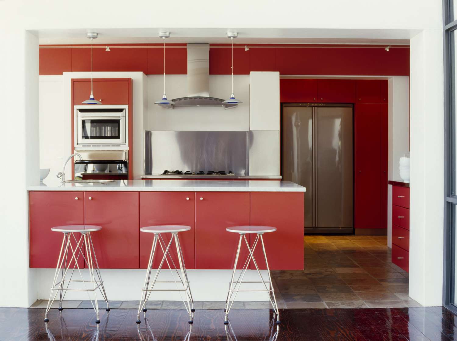 Cuisine contemporaine rouge