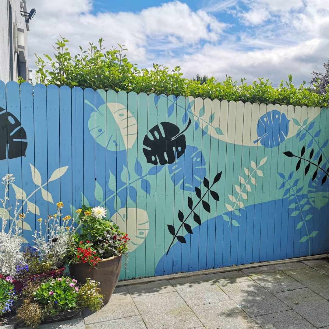 peinture murale sur clôture