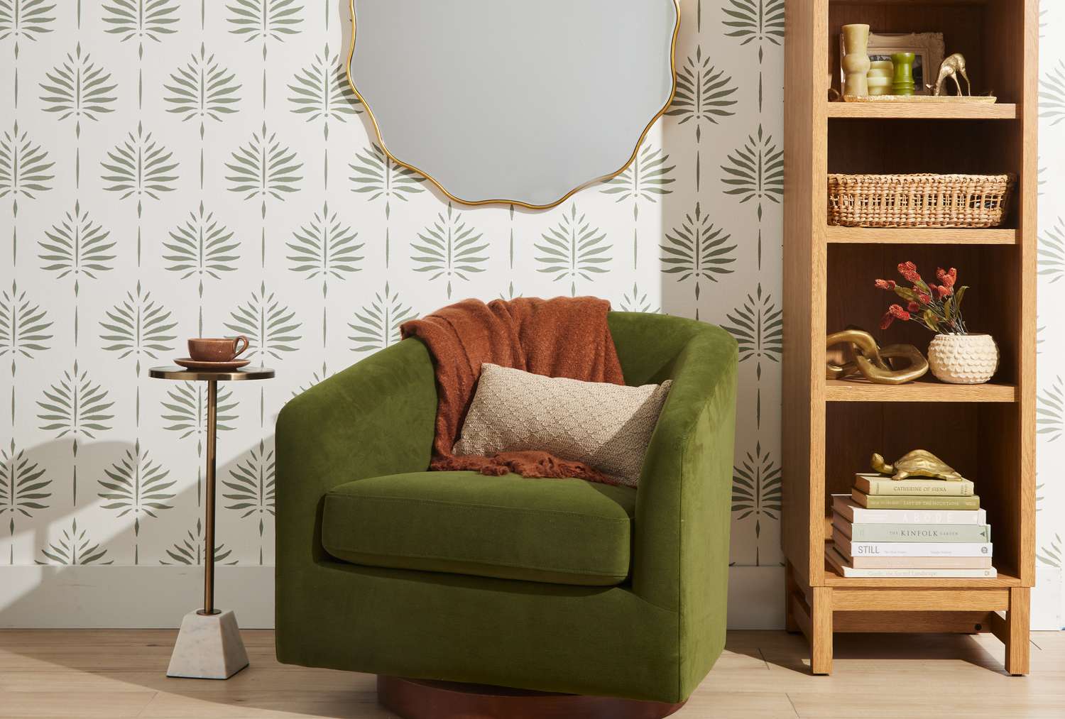 Salon avec mur au pochoir DIY