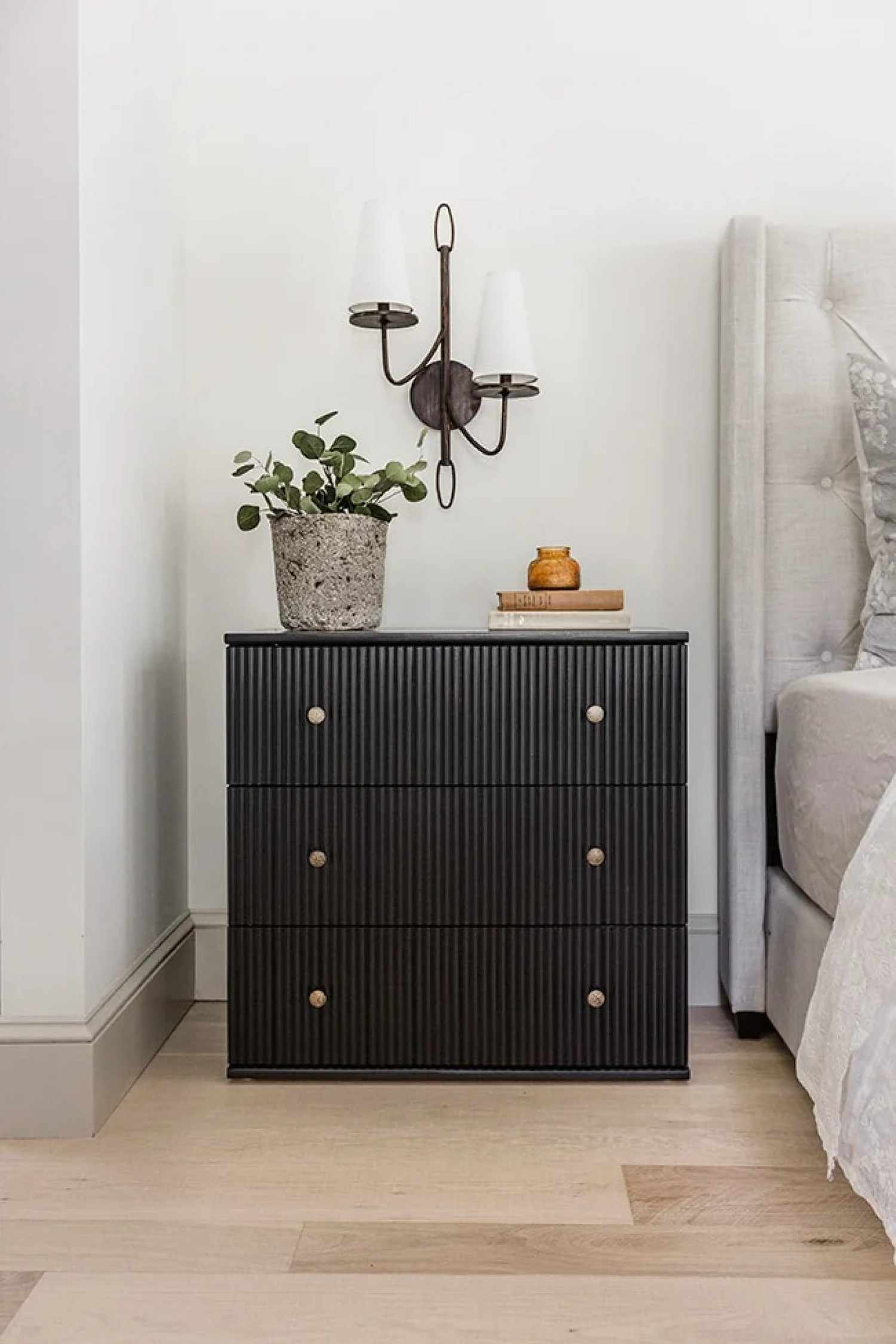 Commode cannelée Ikea Tarva