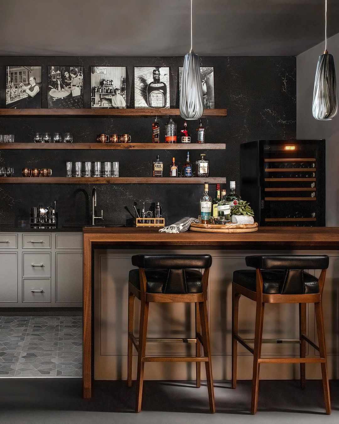murs en marbre noir