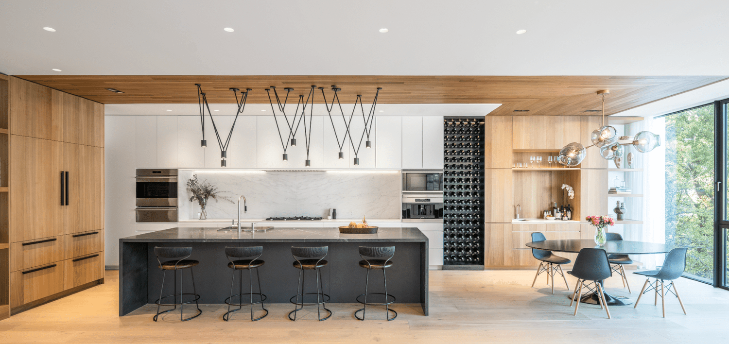 cuisine moderne de style industriel avec des luminaires élégants
