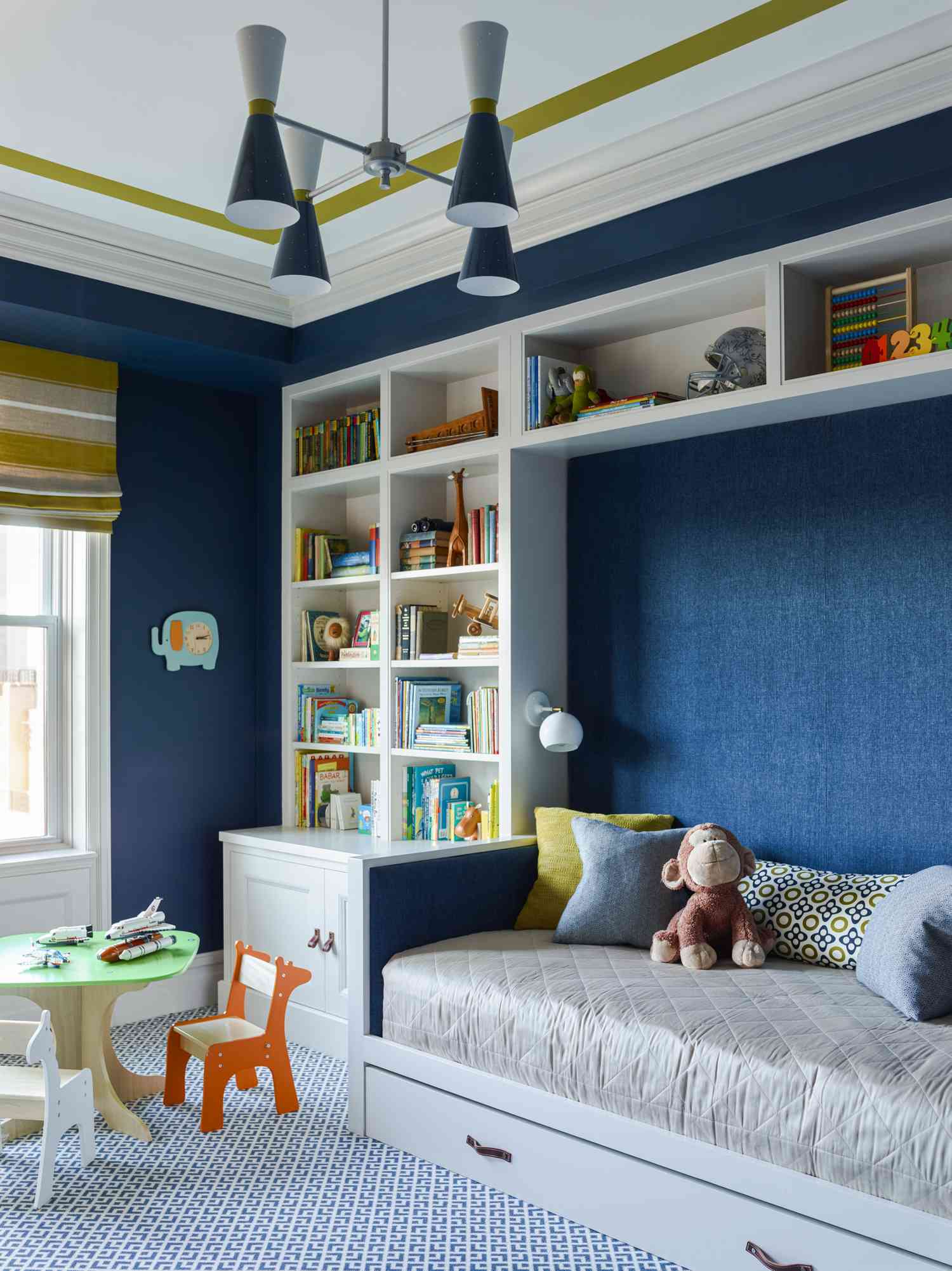 Chambre à coucher bleue et à thème animalier