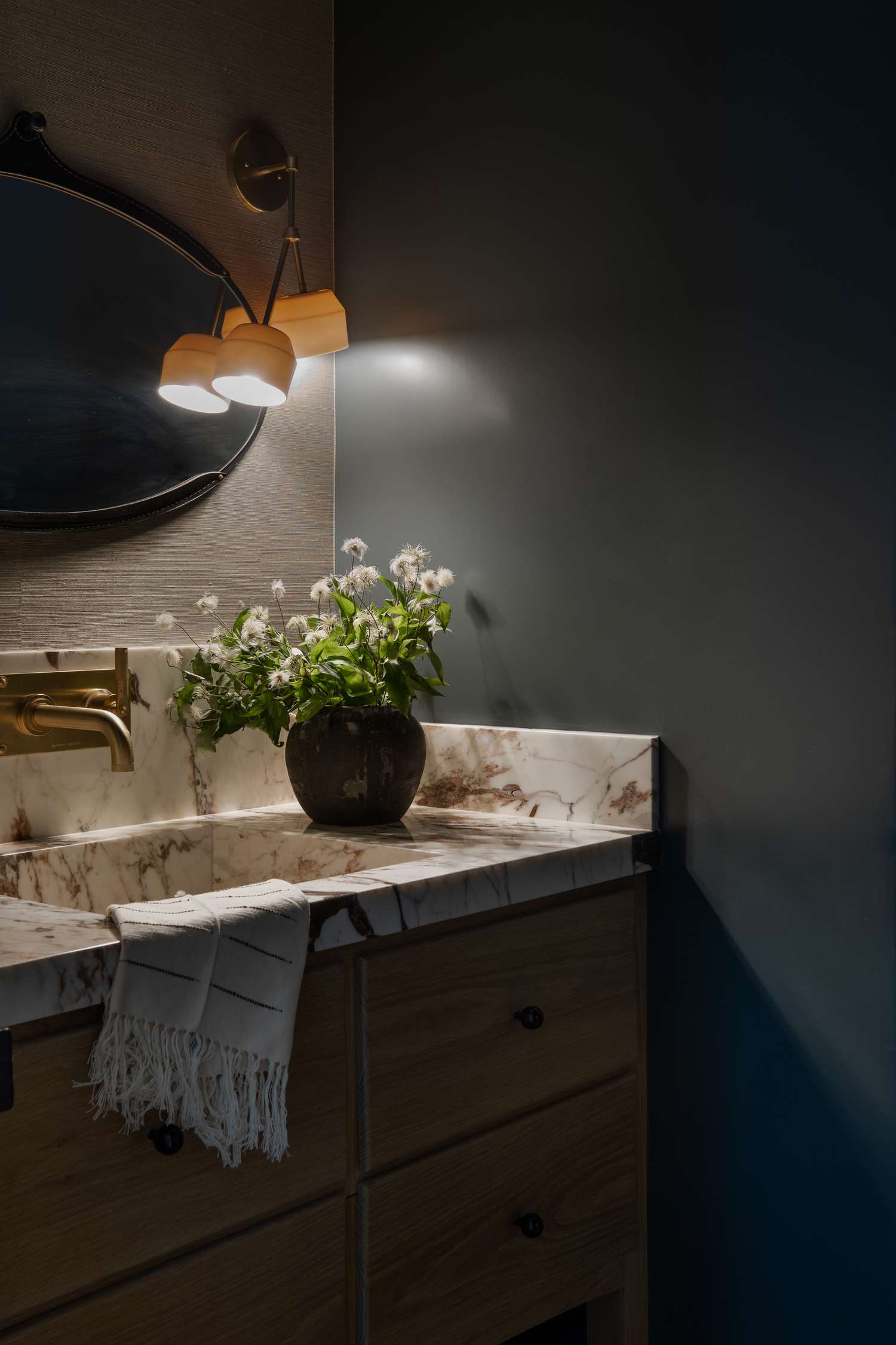 Éclairage d'ambiance dans une salle de bains