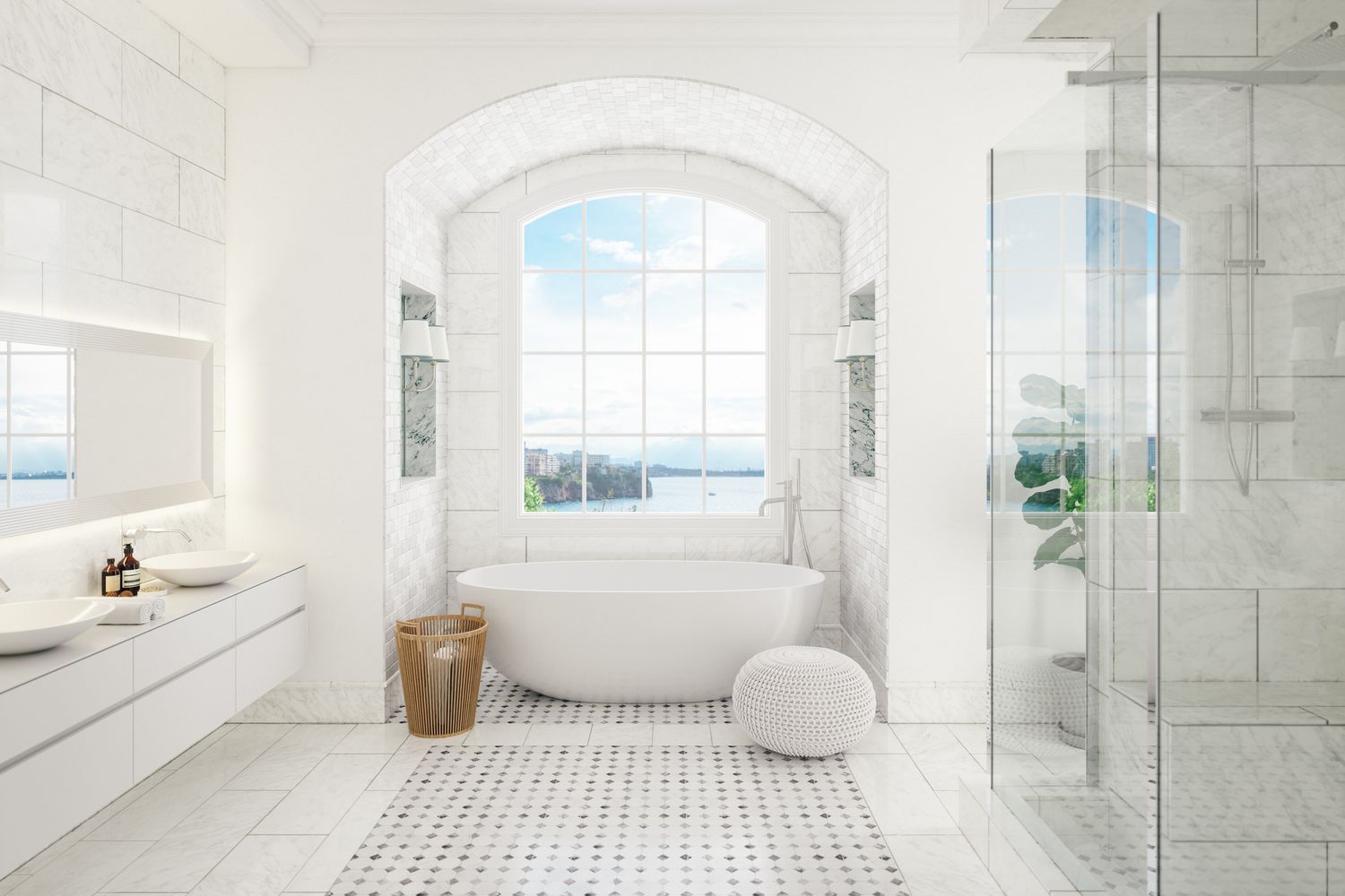 Salle de bains blanche avec carrelage et baignoire sur pied