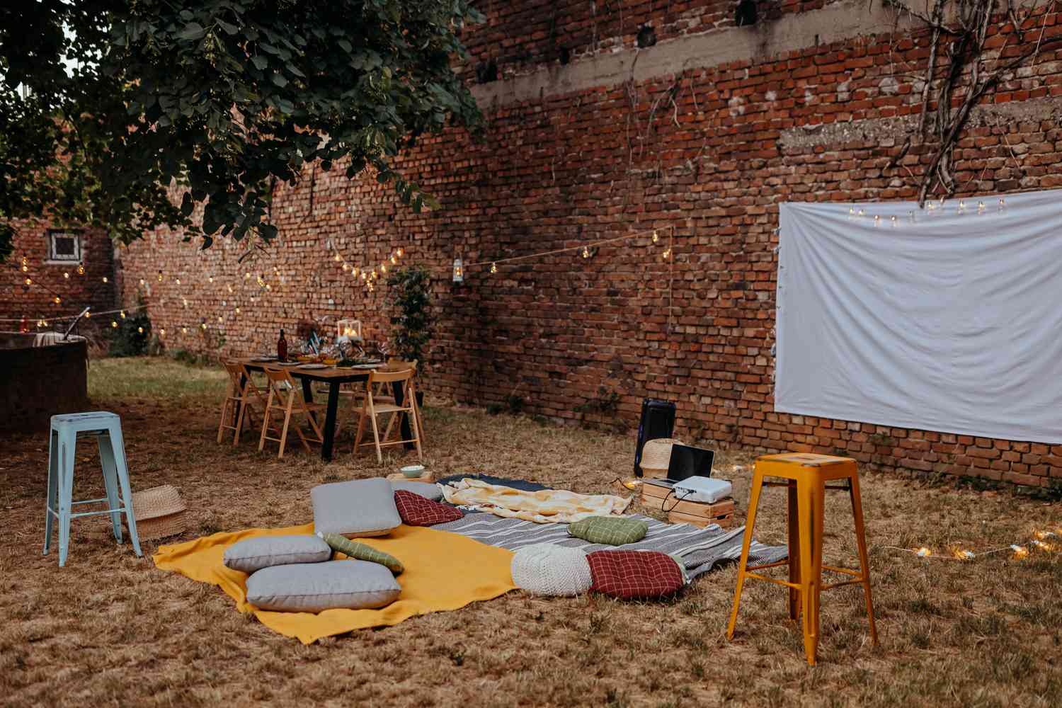 écran de projection extérieur soirée cinéma