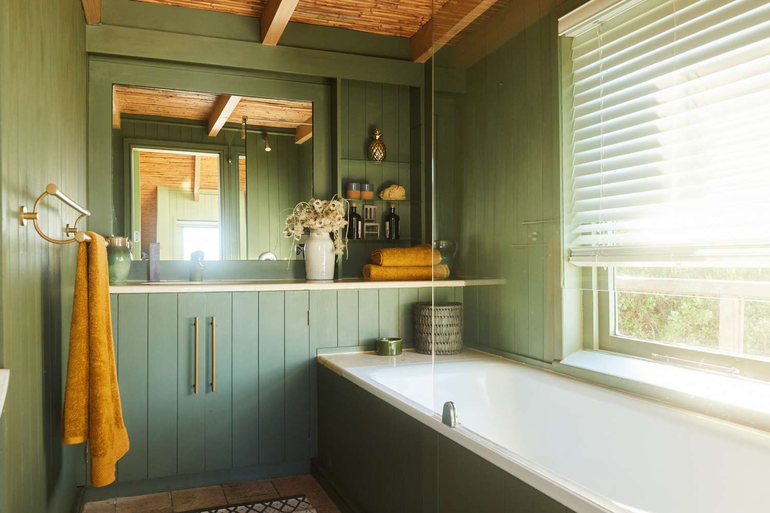 salle de bain verte claire
