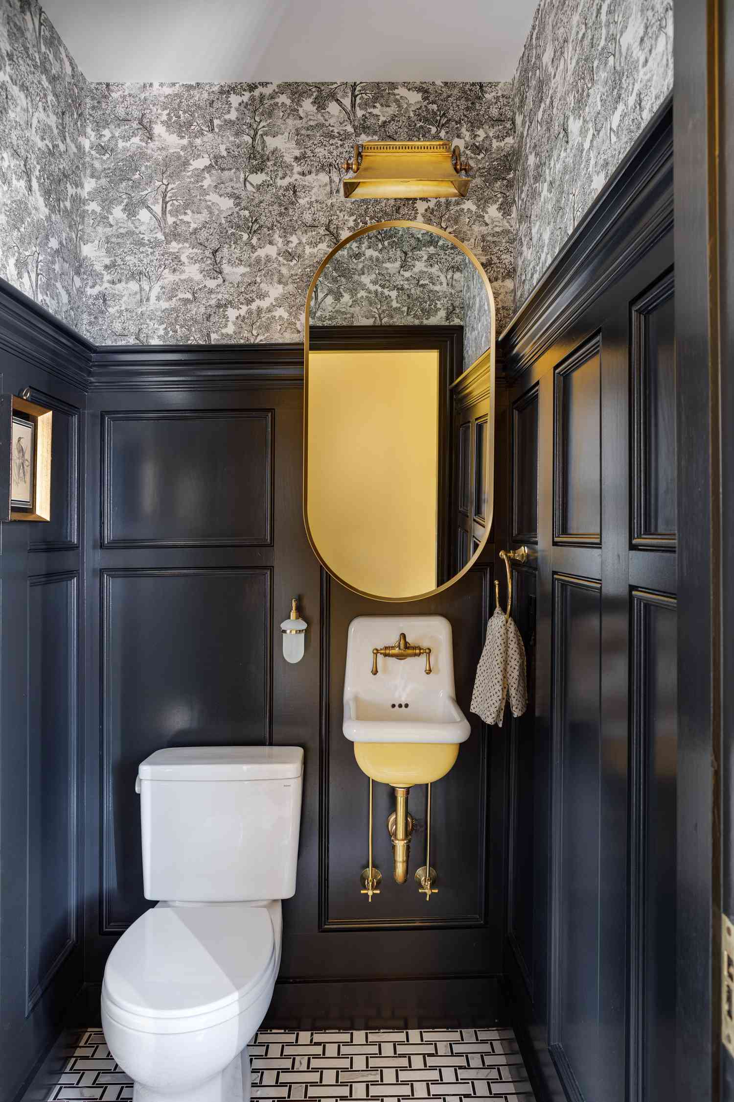 salle de bain glamour noire