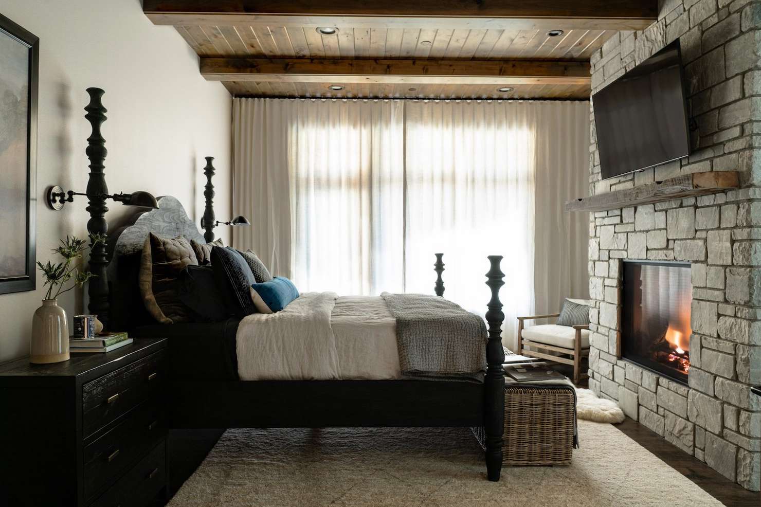 idées d'aménagement de chambre avec cheminée