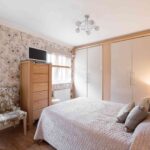 7 Éléments de Chambre qui Ruinent Instantanément Votre Espace, Selon les Designers