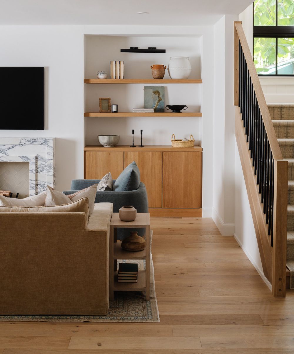 salon avec décoration en bois