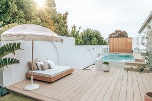 piscine hors-sol avec terrasse