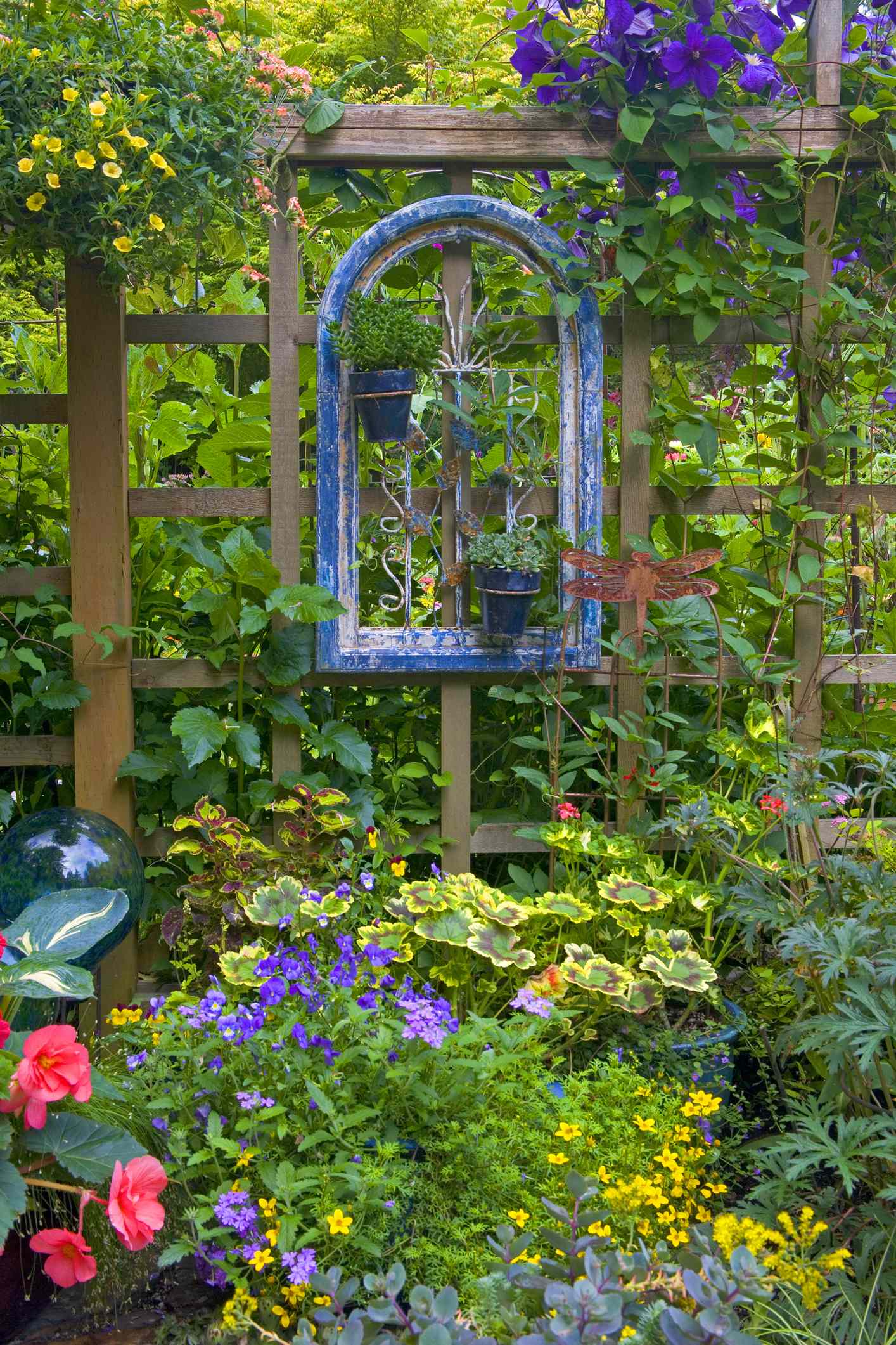 Cadre réutilisé dans un jardin
