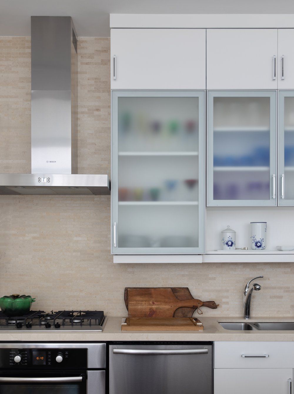 frosted glass kitchen cabinet styling ideas