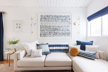 9 astuces simples pour donner instantanément un aspect luxueux à un canapé abordable
