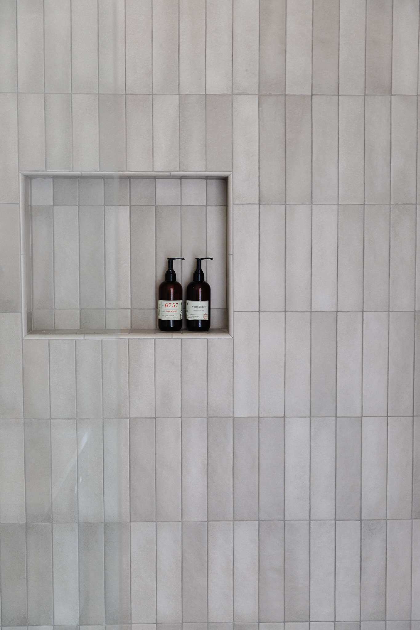 Carrelage vertical dans une douche