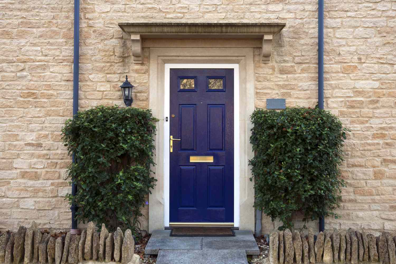 navy blue front door color trends 2026