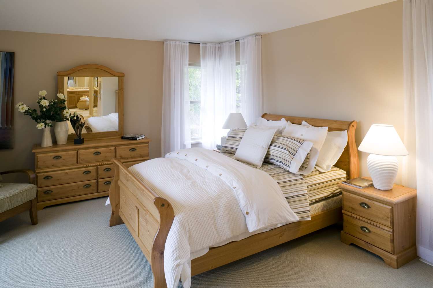 matching pine bedroom set