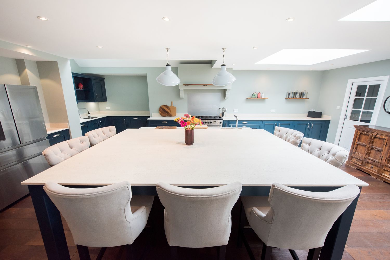 too large kitchen island