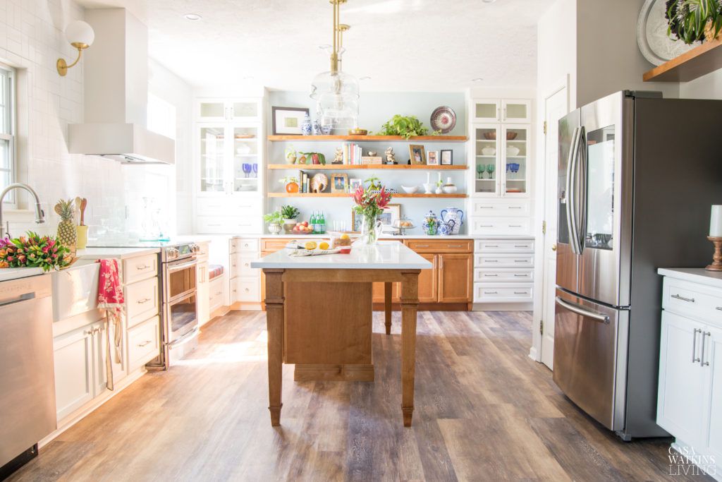Un espace cuisine ouvert et accueillant